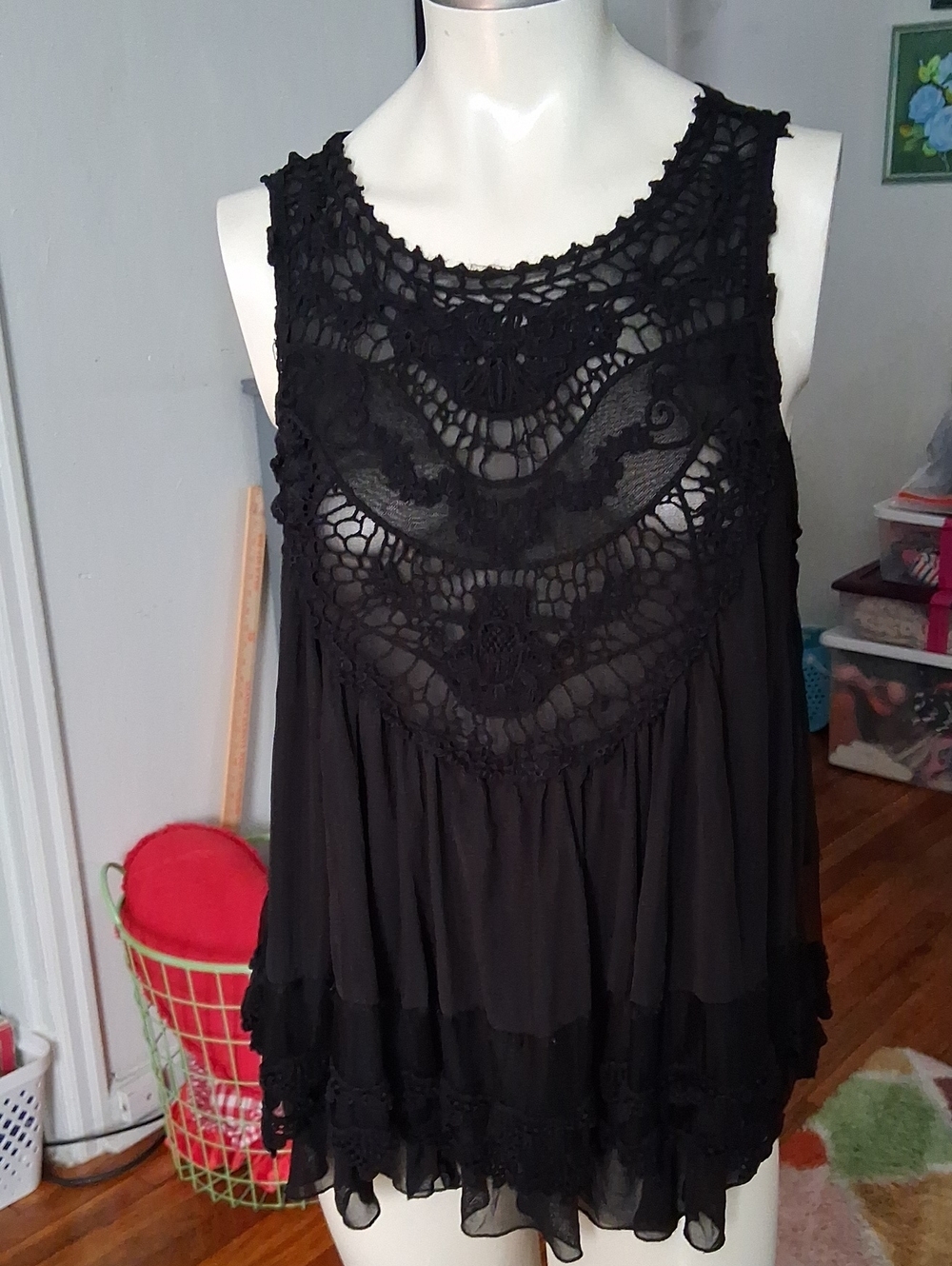 Black Sheer & Lace Tunic Top Size Large